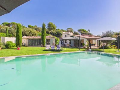 Immaculate 5 bedroom Villa for sale in La Colle Sur Loup, Provence Alpes Cote d'Azur