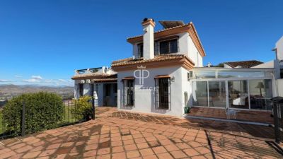 Authentic 4 bedroom Villa for sale with countryside view in Alhaurin el Grande, Andalucia