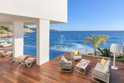 Waterfront 4 bedroom Villa for sale with sea view in Cap d'Nice, Nice, Provence Alpes Cote d'Azur