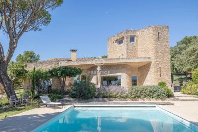 Architect Designed 5 bedroom House for sale with panoramic view in Gordes, Provence Alpes Cote d'Azur