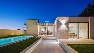 Immaculate 4 bedroom Villa for sale with panoramic view in Esposende, Northern Portugal