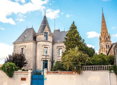Unique 6 bedroom Chateau for sale in Parthenay, Nouvelle Aquitaine