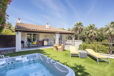 5 bedroom House for sale with Income Potential in Cagnes sur Mer, Provence Alpes Cote d'Azur