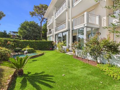 Bright 3 bedroom Apartment for sale in Antibes, Provence Alpes Cote d'Azur