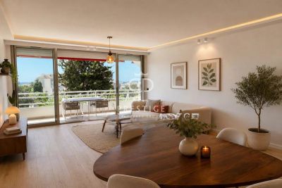 Beautiful 2 bedroom Apartment for sale with panoramic view in Montfleury, Cannes, Provence Alpes Cote d'Azur