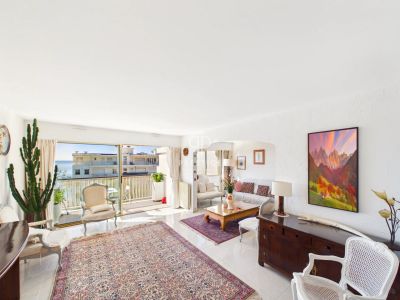 Bright 3 bedroom Apartment for sale with sea view in Cagnes sur Mer, Provence Alpes Cote d'Azur