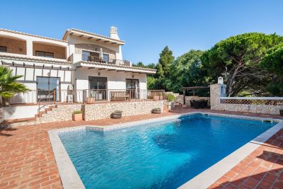 Inviting 4 bedroom Villa for sale with  Golf and Sea view in Santo Antonio Golf, Figuera, Algarve