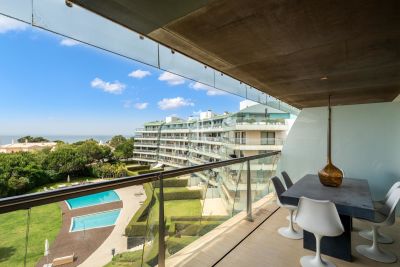 Beautiful 2 bedroom Apartment for sale with sea view in Cascais, Central Portugal