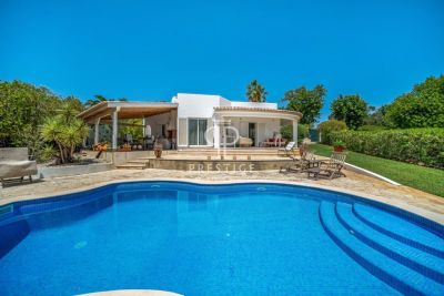 Inviting 3 bedroom Villa for sale in Albufeira, Algarve