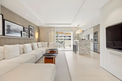 Stylish 4 bedroom Apartment for sale with sea view in Banane, Cannes, Provence Alpes Cote d'Azur