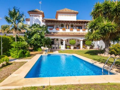 Authentic 6 bedroom Villa for sale in Nueva Andalucia, Andalucia