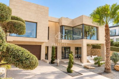 Immaculate 4 bedroom villa for sale with panoramic view in Javea, Valencia