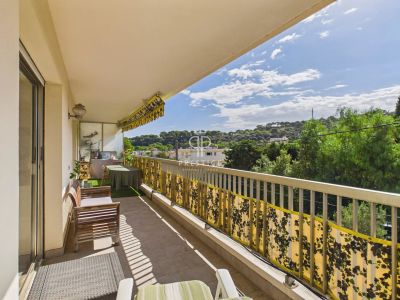 Bright 2 bedroom Apartment for sale with panoramic view in Cap d'Antibes, Provence Alpes Cote d'Azur