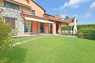Authentic 3 bedroom Apartment for sale in Garlenda, Liguria