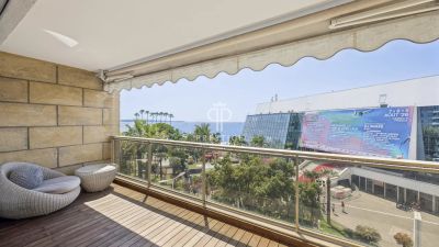 Luxury 3 bedroom Apartment  with Palais des Festival and Sea views for sale in Cannes, Provence Alpes Cote d'Azur