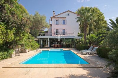 Grand 14 bedroom Manor House for sale in Sollies Pont, Provence Alpes Cote d'Azur