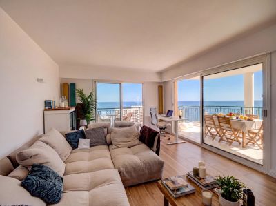 Beautiful 2 bedroom Apartment for sale with sea and panoramic views in Beausoleil, Provence Alpes Cote d'Azur
