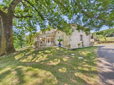 Character 4 bedroom Farmhouse for sale with countryside view in Penne d'Agenais, Nouvelle Aquitaine