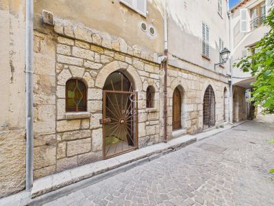 Authentic 3 bedroom House for sale in Antibes, Provence Alpes Cote d'Azur