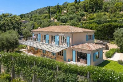 Immaculate 5 bedroom House for sale with panoramic and sea views in Speracedes, Provence Alpes Cote d'Azur