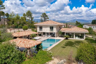 Stunning 5 bedroom House for sale in Terre Blanche, Saint Paul en Foret, Provence Alpes Cote d'Azur