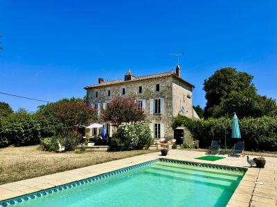Renovated 4 bedroom Manor House for sale in Velines, Nouvelle Aquitaine