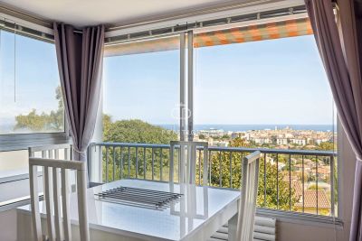 Spacious 5 bedroom Apartment for sale with panoramic view in Antibes, Provence Alpes Cote d'Azur