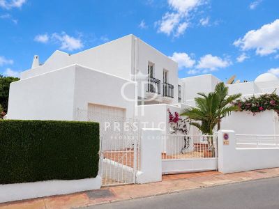 Authentic 3 bedroom Townhouse for sale with sea view in Mojacar, Andalucia
