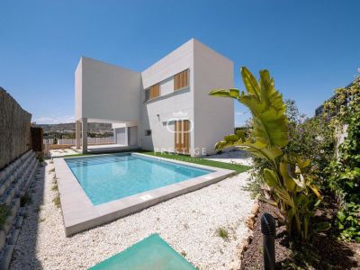 Immaculate 4 bedroom Villa for sale with countryside view in Algorfa, Alicante, Valencia