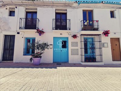 Authentic 2 bedroom House for sale in Estepona, Andalucia