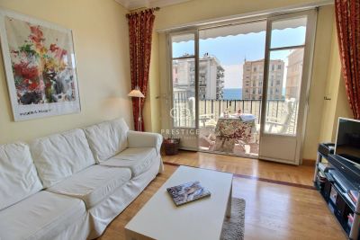 Spacious 2 bedroom Apartment for sale with sea view in Promenade Des Anglais, Nice, Provence Alpes Cote d'Azur