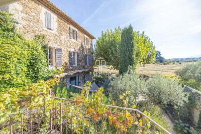 Income Producing 14 bedroom House for sale with panoramic and countryside views in Oppede, Provence Alpes Cote d'Azur