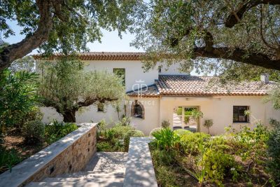 Immaculate 5 bedroom Villa for sale with sea view in Sainte Maxime, Provence Alpes Cote d'Azur