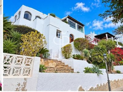 4 bedroom Villa for sale with sea view with Income Potential in Mojacar, Andalucia