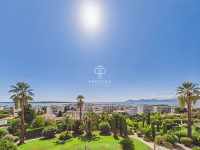 Stunning 3 bedroom Apartment for sale with panoramic and sea views in Californie, Cannes, Provence Alpes Cote d'Azur