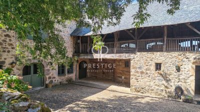 Beautiful 10 bedroom Country Hamlet  for sale with panoramic and countryside views in La Salvetat Peyrales, Occitanie