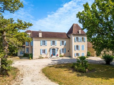 Beautiful 7 bedroom Manor House for sale with countryside view in Hagetmau, Nouvelle Aquitaine