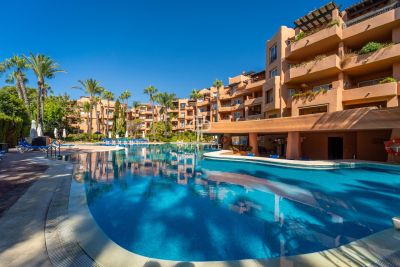 Inviting 2 bedroom Apartment for sale with sea view in Marbella, Andalucia