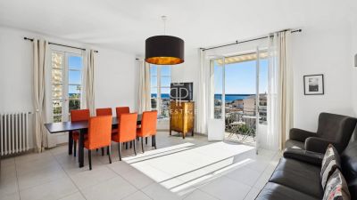 Bright 2 bedroom Apartment for sale with panoramic and sea views in Cannes, Provence Alpes Cote d'Azur