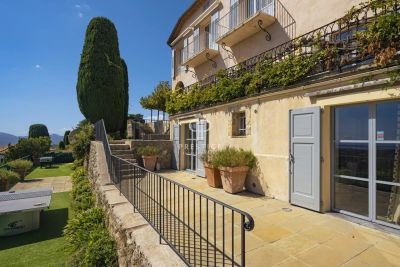 Luxury 5 bedroom Villa for sale with panoramic and sea views in Mougins, Provence Alpes Cote d'Azur