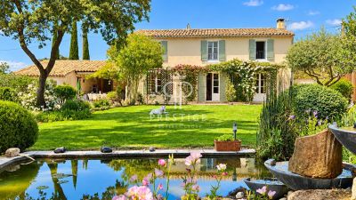 Beautiful 5 bedroom Villa for sale in Vers Pont du Gard, Occitanie