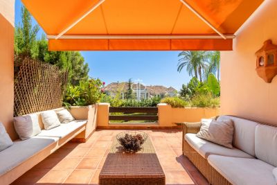 Beautiful 2 bedroom Apartment for sale with sea view in El Alfar, Marbella, Andalucia