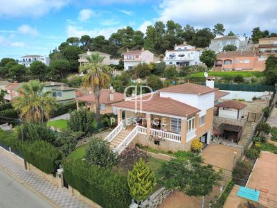 Authentic 5 bedroom Villa for sale in Lloret de Mar, Catalonia