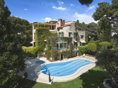 10 bedroom House for sale with sea view with Income Potential in Saint Jean Cap Ferrat, Provence Alpes Cote d'Azur