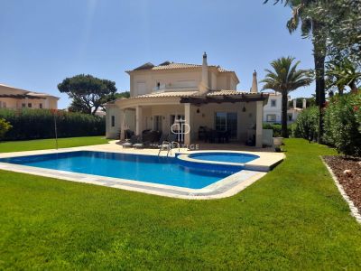 Authentic 4 bedroom Villa for sale with panoramic view in Vila Sol Golf, Vilamoura, Algarve