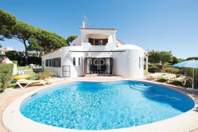 Spacious 3 bedroom Villa for sale in Vilamoura, Algarve