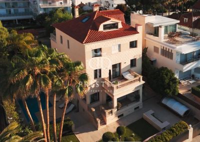 For sale by auction a beachfront 8 bedroom Villa with sea view in Sitges, Catalonia