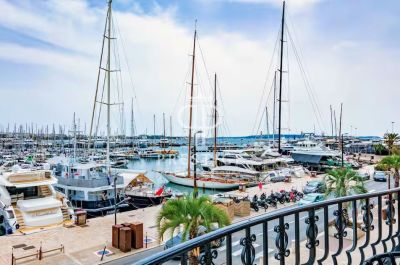Waterfront 2 bedroom Apartment for sale with Views over the Port in Cannes, Provence Alpes Cote d'Azur