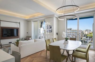 Immaculate 3 bedroom Apartment for sale with panoramic and sea views in La Croisette, Cannes, Provence Alpes Cote d'Azur