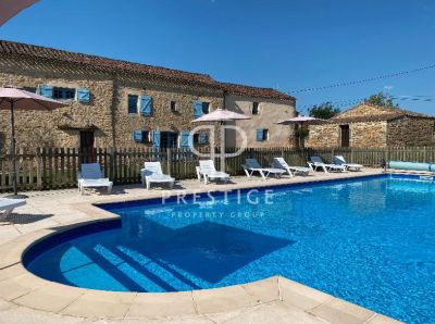 Authentic 6 bedroom House for sale with countryside view in Verfeil, Occitanie